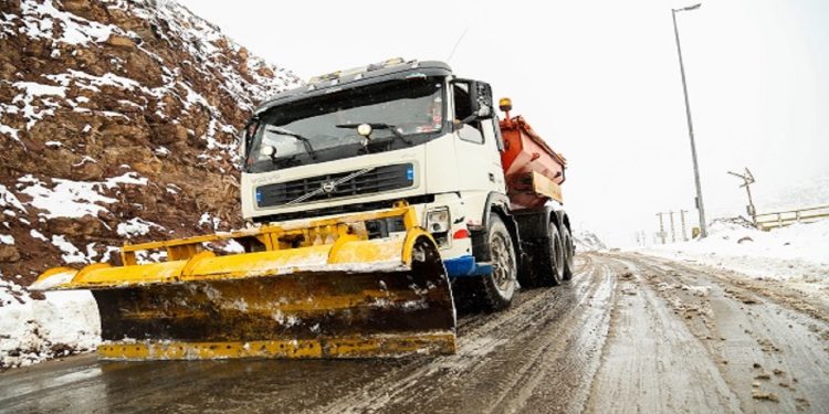 برفروبی ۱۵۰ کیلومتر از محور‌های کوهستانی مازندران
