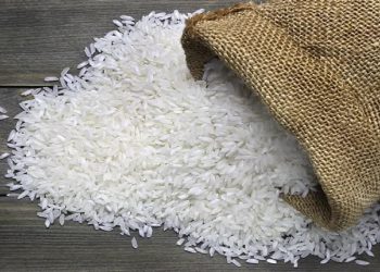 توزیع ۱۹ تن برنج خارجی در شهرستان چالوس