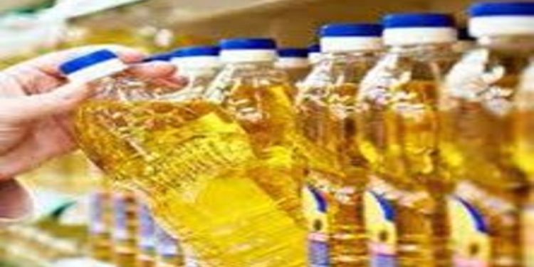 توزیع ۴۵۰ تن روغن مصرف خانوار تنظیم‌ بازاری در آمل