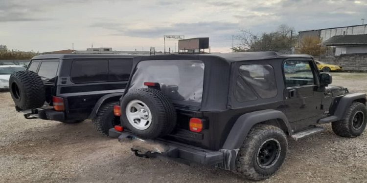 توقیف ۲ خودرو فاقد سند گمرکی در قائمشهر