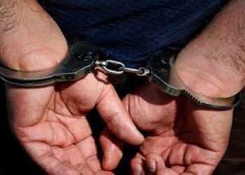 دستبند پلیس بر دستان کلاهبردار تحت تعقیب ۱۳۰ میلیاردی در میاندورود