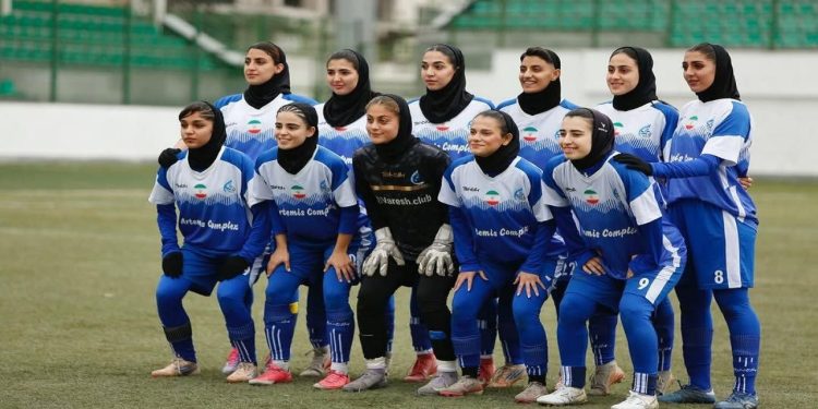 صعود زودهنگام وارش با گلباران حافظ شیراز + فیلم