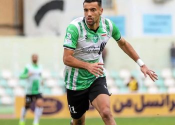 قهرمان نیم فصل لیگ یک، بازیکن لیگ برتری جذب کرد