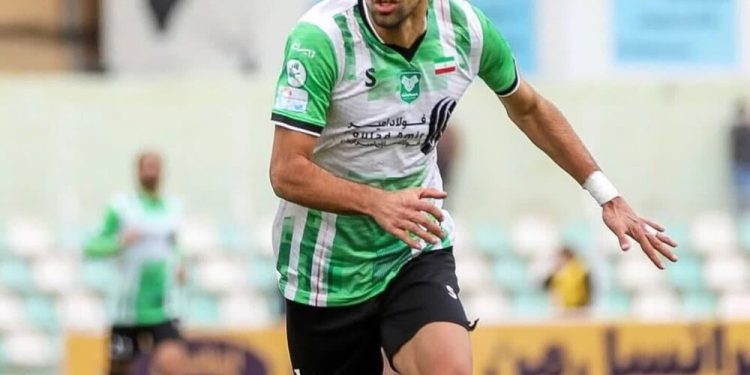 قهرمان نیم فصل لیگ یک، بازیکن لیگ برتری جذب کرد