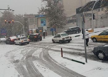 هشدار در خصوص رانندگی در روز‌های برفی