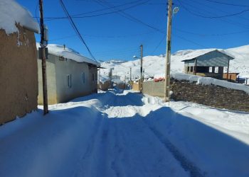 گزارش تصویری از روز برفی روستای قلعهسرچهاردانگه
