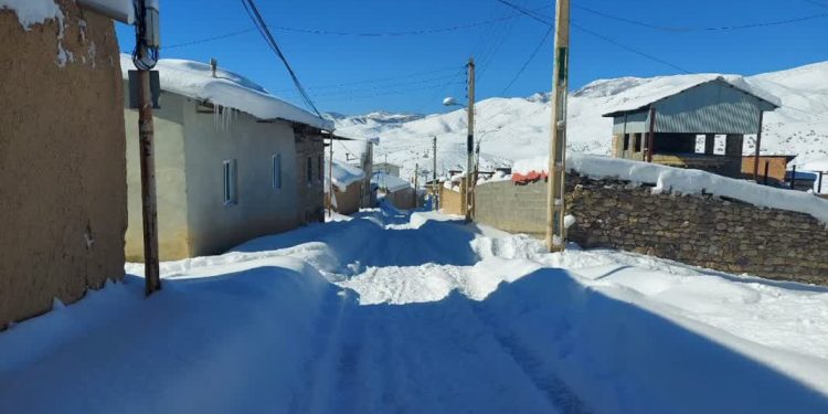 گزارش تصویری از روز برفی روستای قلعه‌سرچهاردانگه