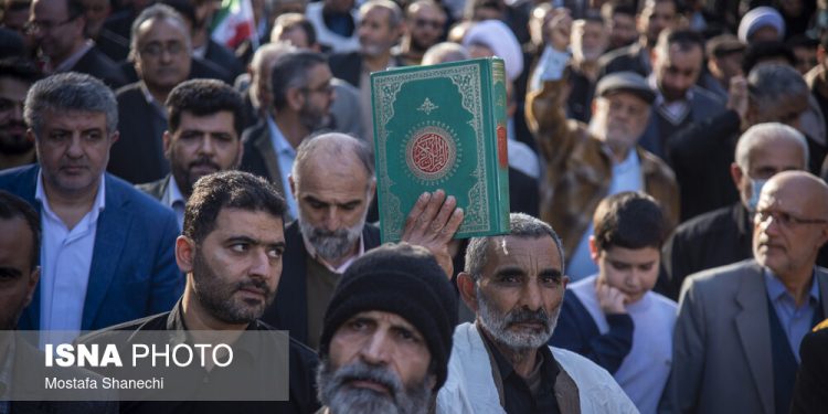امام جمعه چالوس: مصلحت نظام در حفظ وحدت است/مسئولان باید خواسته مردم را بشنوند