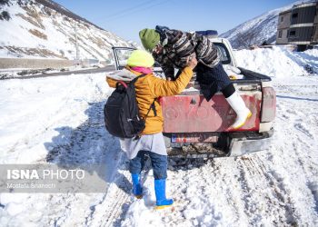 بازگشایی راه‌های روستایی منطقه سوادکوه بعد از بارش سنگین برف