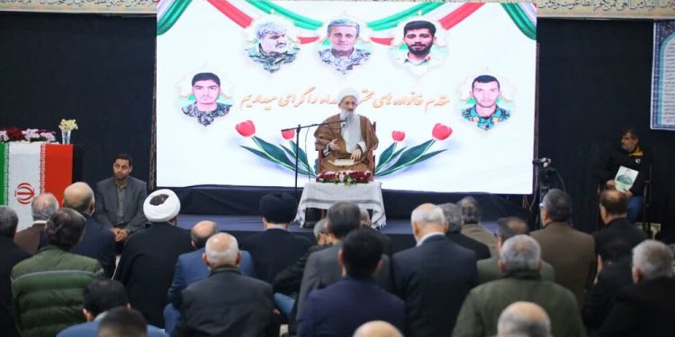 تاکید نماینده ولی فقیه در مازندران بر لزوم پرهیز از دو قطبی شدن جامعه
