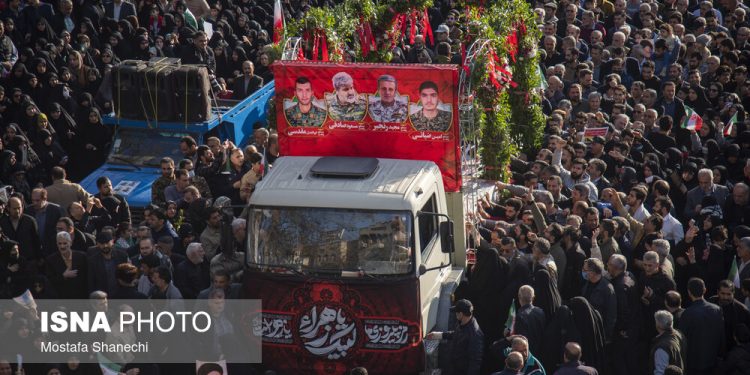 راهپیمایی مازندرانی‌ها علیه اغتشاشات / تشییع ۷ شهید امنیت در استان