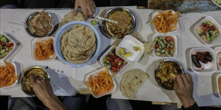 الگوی علمی تغذیه در رمضان؛ از افطار سبک تا سحری هوشمندانه