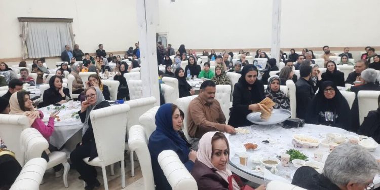 سفره‌های افطاری دانش آموزی با عطر مهربانی