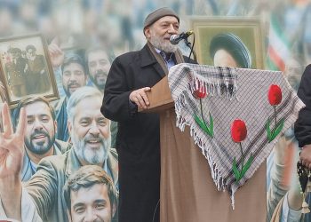 لاریجانی: پیشرفت ایران در گروی قطع وابستگی به بیگانگان است