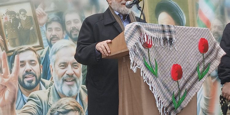 لاریجانی: پیشرفت ایران در گروی قطع وابستگی به بیگانگان است