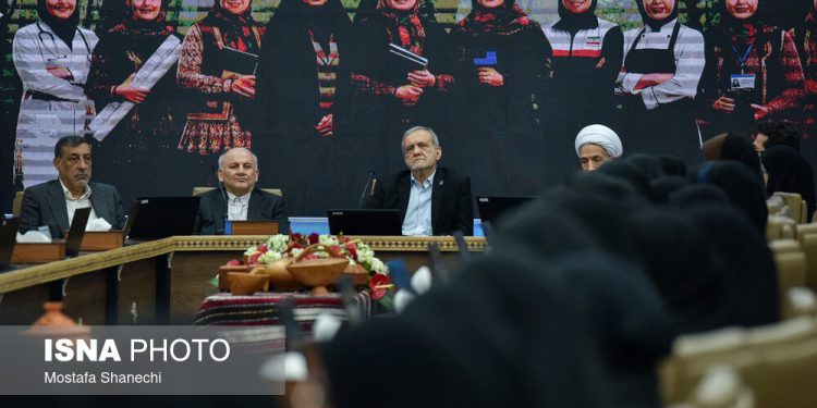 نشست بانوان مازندرانی با پزشکیان؛ از بیان مطالبات تا بهره‌گیری عادلانه از ظرفیت زنان