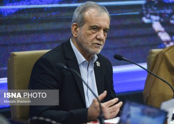 پزشکیان: همه مدیران و کارکنان دستگاه‌های اجرایی باید خود را خدمتگزار مردم بدانند