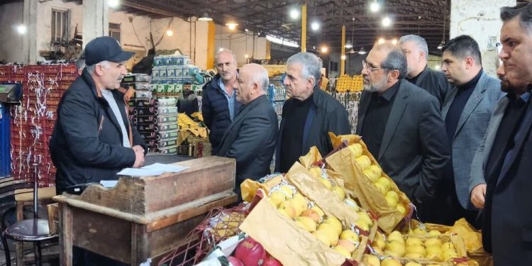 استاندار مازندران در بازدید از میدان بار تنکابن: مشکلی در تامین مایحتاج مردم نداریم