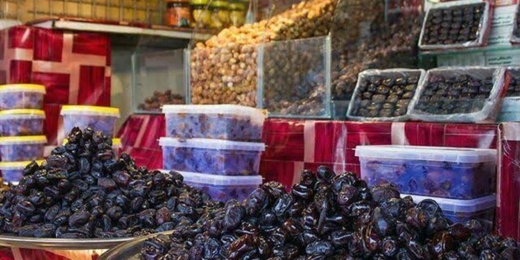 توزیع خرمای تنظیم بازاری با قیمت مصوب ۲۹۵ هزارتومان