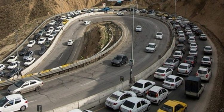 جاده‌های مازندران زیر بار ترافیک؛ احتمال یک‌طرفه شدن محور کندوان