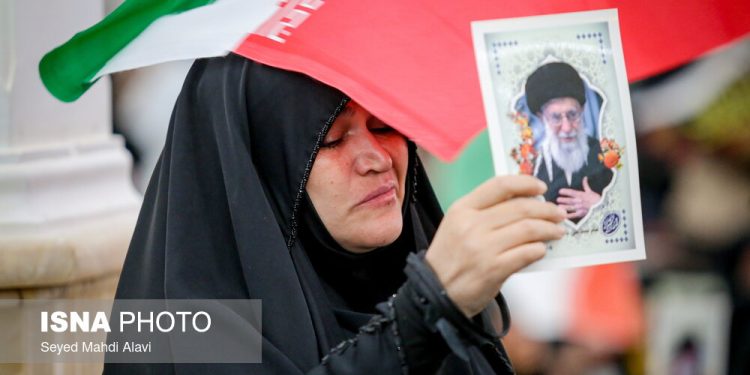 موج اندوه در دیار هزارسنگر/ مردم آمل در سوگ رهبر انقلاب عزاداری کردند