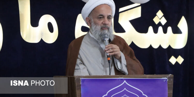 امام جمعه بابل: خطر اصلی دوران غیبت، عادت کردن به نبود محسوس امام است