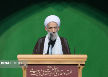 امام‌جمعه ساری: خشکاندن سرچشمه‌های فتنه وظیفه مجلس و دولت است