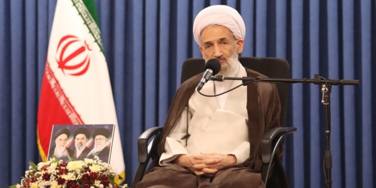 عضو خبرگان رهبری: وحدت اسلامی راه مقابله با توطئه‌های استکبار است