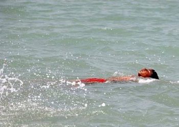 پیکر جوان جویباری پس از ۱۴ ساعت از آب خارج شد