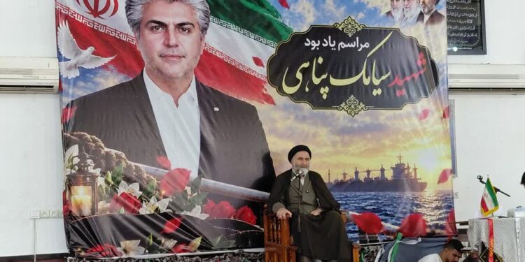 امام‌جمعه نوشهر: بزرگترین قدرت اقتصادی و نظامی دنیا در مقابل ایران کم آورد