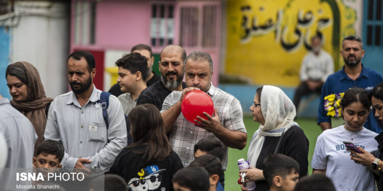 برگزاری جشن شکوفه ها در دبستان شهید صادق معلمی - ساری