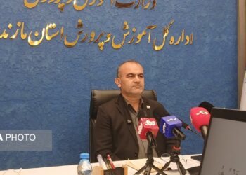 مدیرکل آموزش و پرورش مازندران: هیچ دانش‌آموزی نباید پشت کلاس درس بماند