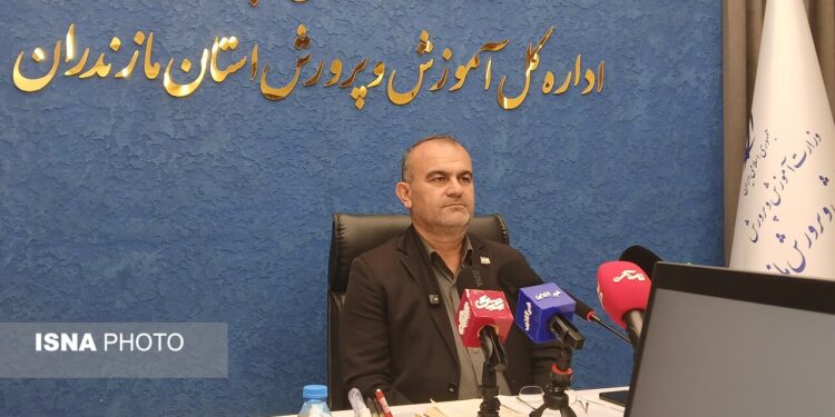 مدیرکل آموزش و پرورش مازندران: هیچ دانش‌آموزی نباید پشت کلاس درس بماند
