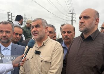 نایب‌رئیس مجلس: مجلس و دولت در خط مقدم مقابله با جنگ اقتصادی‌اند