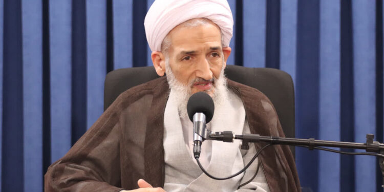 نماینده ولی‌ فقیه در مازندران: معلمان مراقب نفوذ فرهنگ غربی باشند