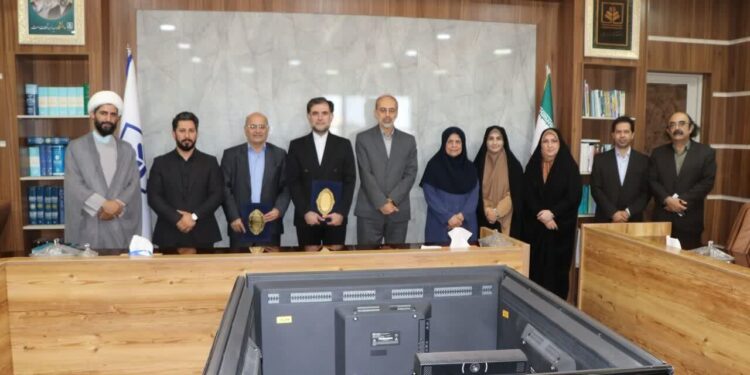 همکاری دانشگاه مازندران و بنیاد تکریم ادیان در حوزه‌های علمی و فرهنگی