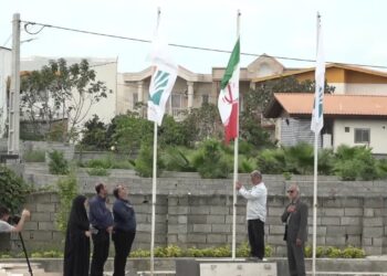 پرچم جمهوری اسلامی در آیین شروع سال تحصیلی دانشگاه فناوری‌های نوین آمل به اهتزاز درآمد