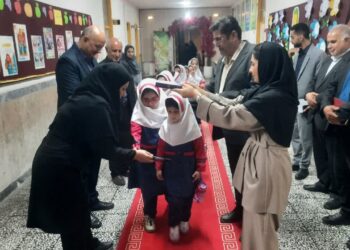 کلاس‌اولی‌ها و هفتمی‌های مازندران به مدرسه رفتند