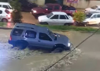 آبگرفتگی منازل و مغازه‌ها در سوادکوه شمالی / شکستگی پل و انسداد موقت مسیر تردد