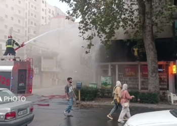 آتش‌سوزی گسترده در فروشگاه بزرگ کیف
و کفش آمل مهار شد