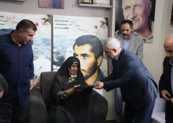 استاندار مازندران: خانواده شهدا پرچمداران صبر و مقاومت ملت ایران هستند