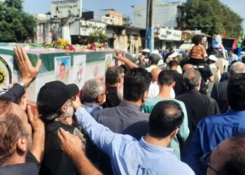 شهید فراجا با حضور حماسی مردم آمل تشییع شد