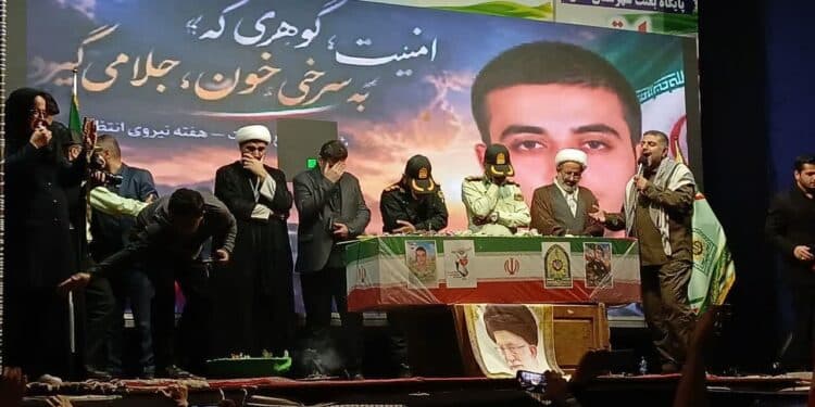 وداع آملی‌ها با پیکر شهید دهه‌هشتادی مدافع امنیت