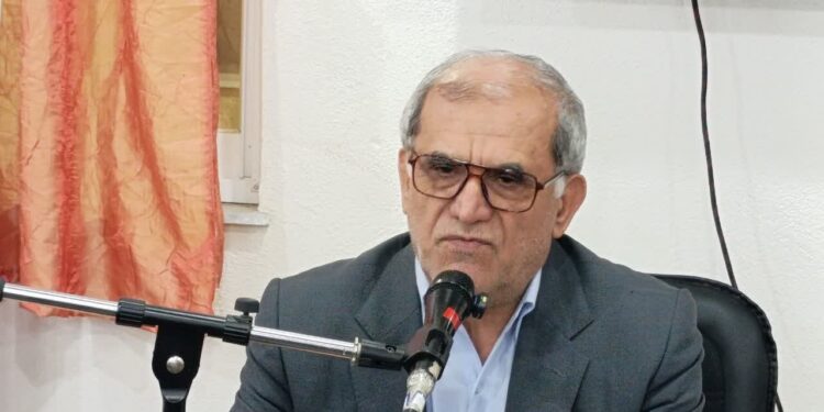 یک استاد دانشگاه: دشمن تلاش دارد ارزش‌های جامعه را کم‌رنگ کند
