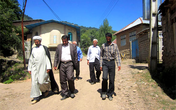 بازدید بخشدار چهاردانگه از روستای مزده