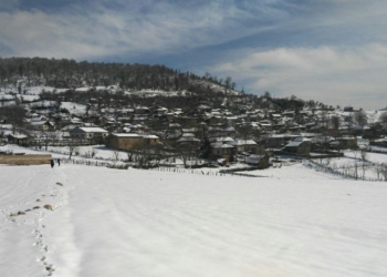 چهره برفی روستای ازنی،زادگاه اولین شهید روحانی دفاع مقدس کشور