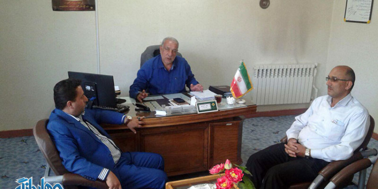 دیدار دو تن از اعضاء شورای بخش با رئیس اداره برق چهاردانگه