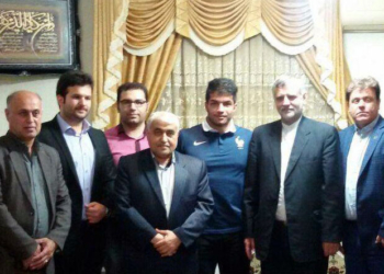 دیدار بخشدار مرکزی ساری با قهرمان چهاردانگه ای کشتی ساحلی جهان+تصاویر