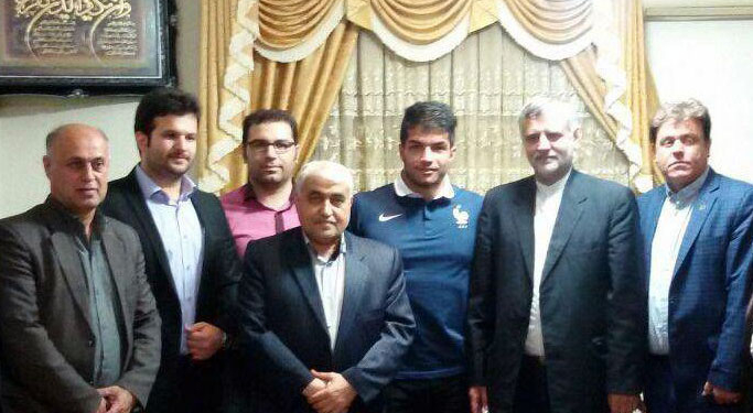 دیدار بخشدار مرکزی ساری با قهرمان چهاردانگه ای کشتی ساحلی جهان+تصاویر