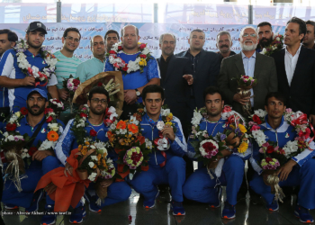 بازگشت کشتی گیر ساحلی چهاردانگه ای به کشور + تصاویر
